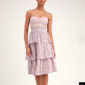 Lavender NWT Lulus tiered lace dress